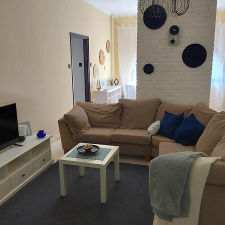 Tuerkiz Apartman - 5 Szobas 13 Fos Apartmanhaz 4Km A Balaton- Balatonszabadi Fürdőtelep Eksteriør bilde