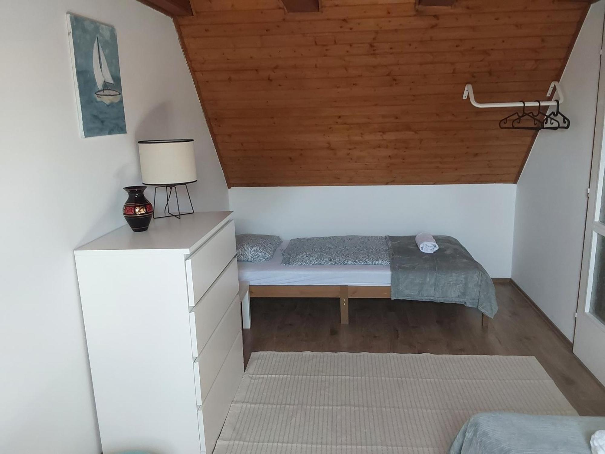 Tuerkiz Apartman - 5 Szobas 13 Fos Apartmanhaz 4Km A Balaton- Balatonszabadi Fürdőtelep Eksteriør bilde