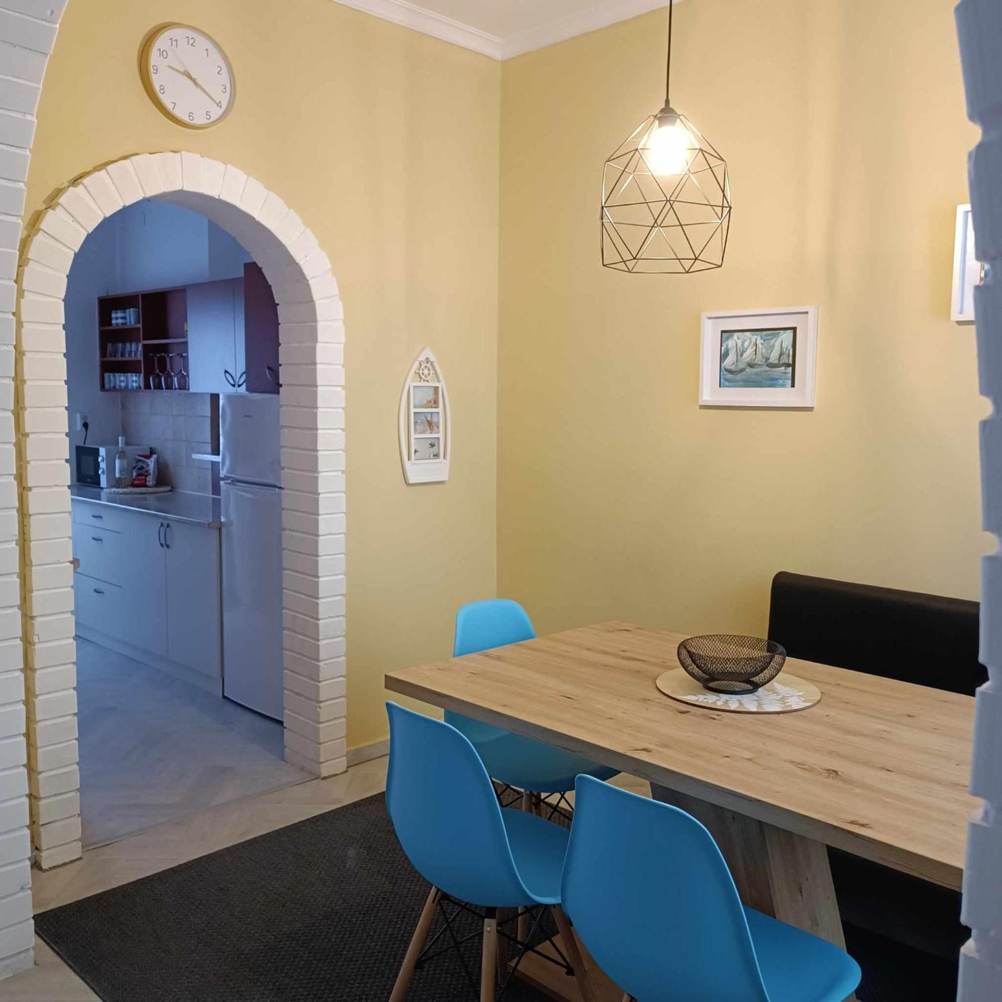 Tuerkiz Apartman - 5 Szobas 13 Fos Apartmanhaz 4Km A Balaton- Balatonszabadi Fürdőtelep Eksteriør bilde